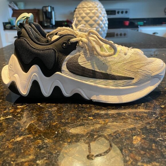 Nike Other - Nike Giannis Immortality 2- Size 6.5